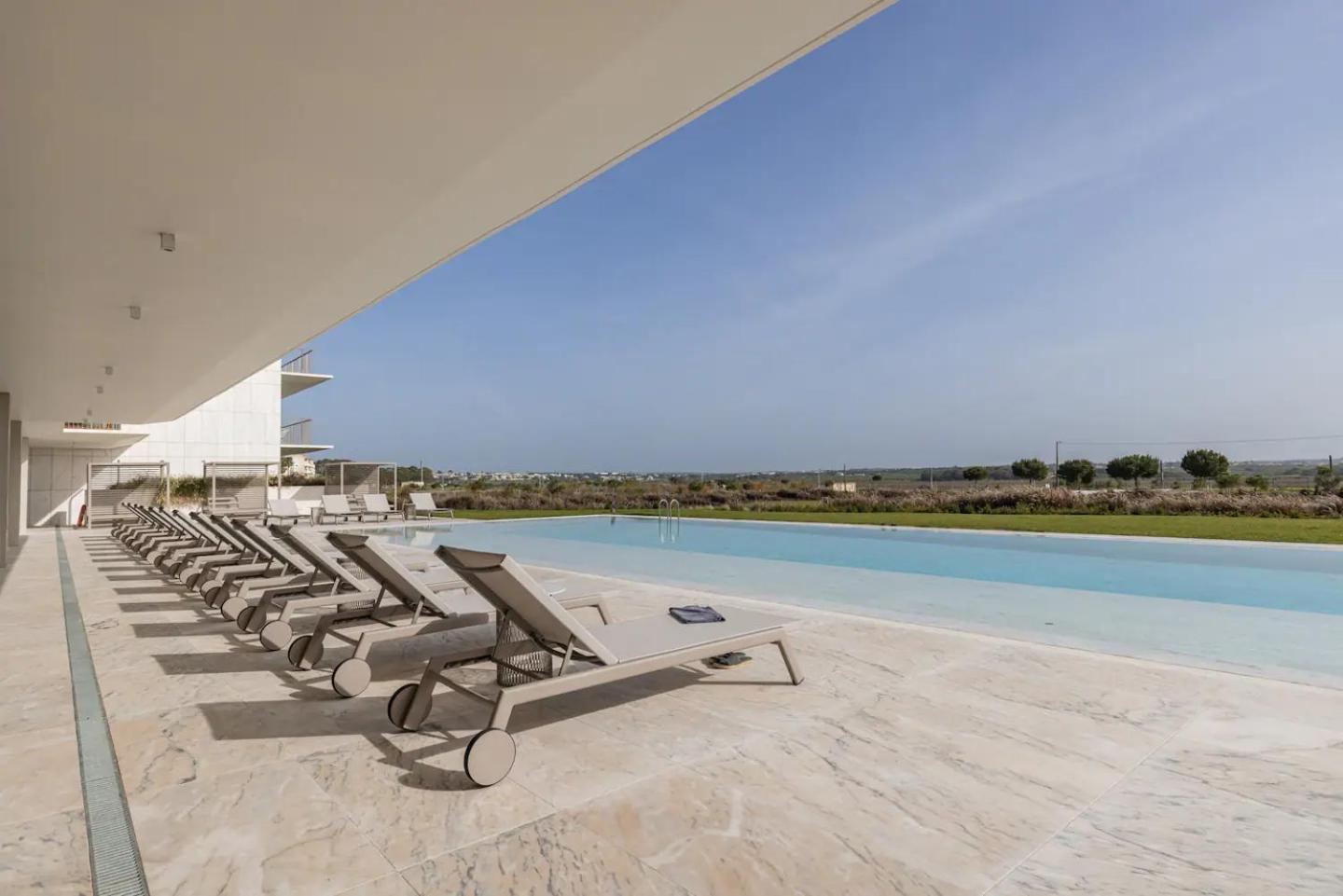 Bayline- Beachfront And Pool Армасан-де-Пера Экстерьер фото